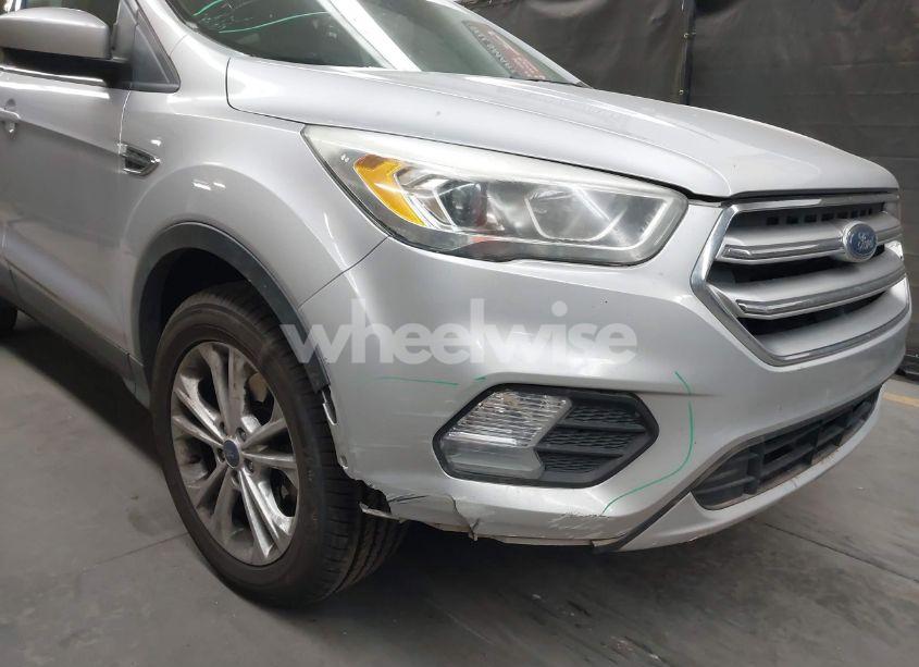 Photo 6 of 2017 Ford Escape SE (VIN 1FMCU9G99HUB91699)
