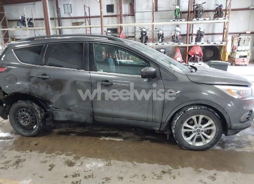 Photo 13 of 2017 Ford Escape SE (VIN 1FMCU9G99HUC68863)