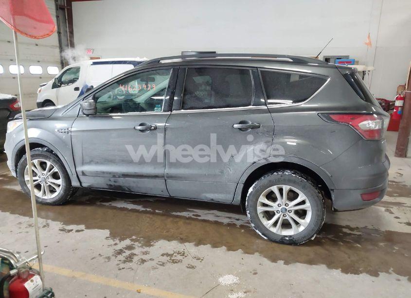 Photo 14 of 2017 Ford Escape SE (VIN 1FMCU9G99HUC68863)