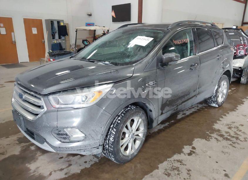 Photo 2 of 2017 Ford Escape SE (VIN 1FMCU9G99HUC68863)