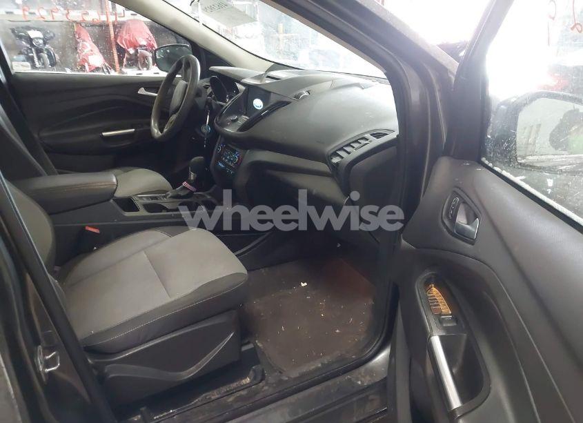 Photo 5 of 2017 Ford Escape SE (VIN 1FMCU9G99HUC68863)