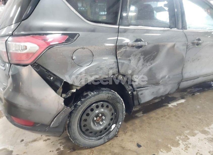 Photo 6 of 2017 Ford Escape SE (VIN 1FMCU9G99HUC68863)