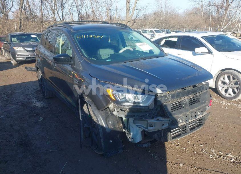 2017 Ford Escape SE (VIN 1FMCU9G99HUD02333) main photo