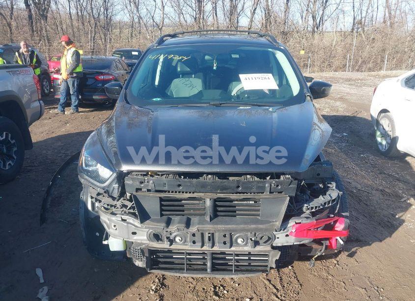 Photo 13 of 2017 Ford Escape SE (VIN 1FMCU9G99HUD02333)