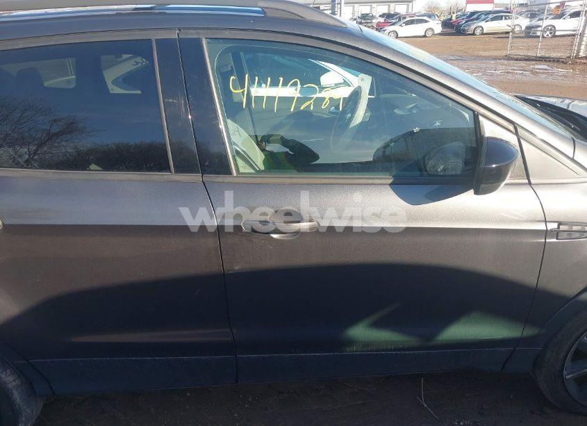 Photo 14 of 2017 Ford Escape SE (VIN 1FMCU9G99HUD02333)