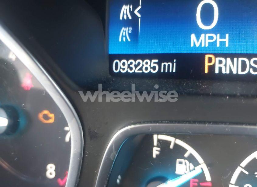 Photo 16 of 2017 Ford Escape SE (VIN 1FMCU9G99HUD02333)