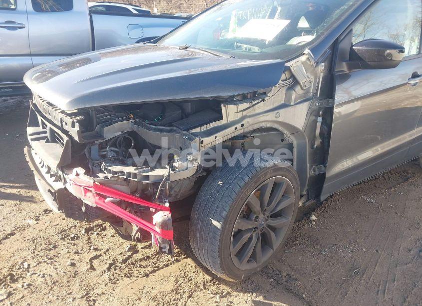 Photo 18 of 2017 Ford Escape SE (VIN 1FMCU9G99HUD02333)