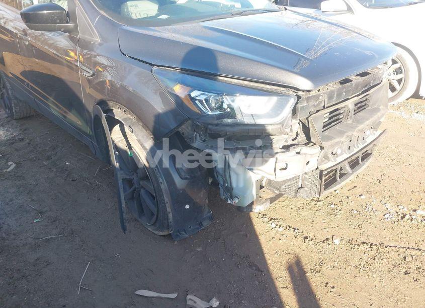 Photo 19 of 2017 Ford Escape SE (VIN 1FMCU9G99HUD02333)