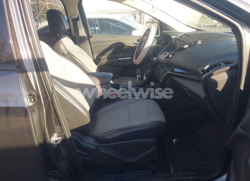 Photo 5 of 2017 Ford Escape SE (VIN 1FMCU9G99HUD02333)