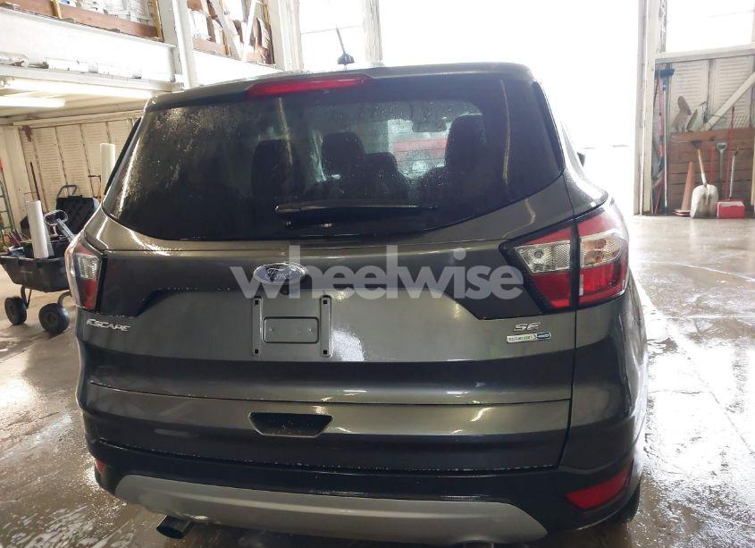 Photo 16 of 2017 Ford Escape SE (VIN 1FMCU9G99HUD37888)