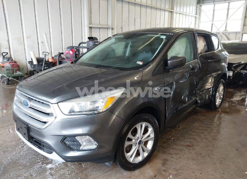 Photo 2 of 2017 Ford Escape SE (VIN 1FMCU9G99HUD37888)