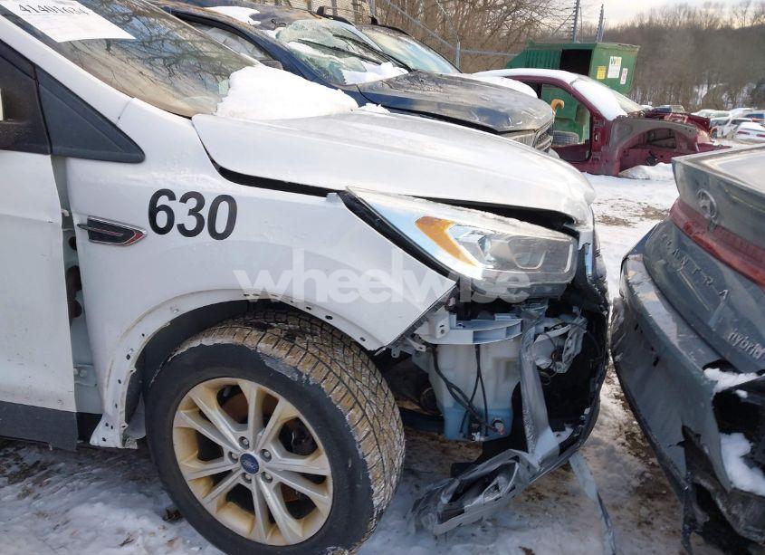 Photo 12 of 2017 Ford Escape SE (VIN 1FMCU9G99HUD44050)