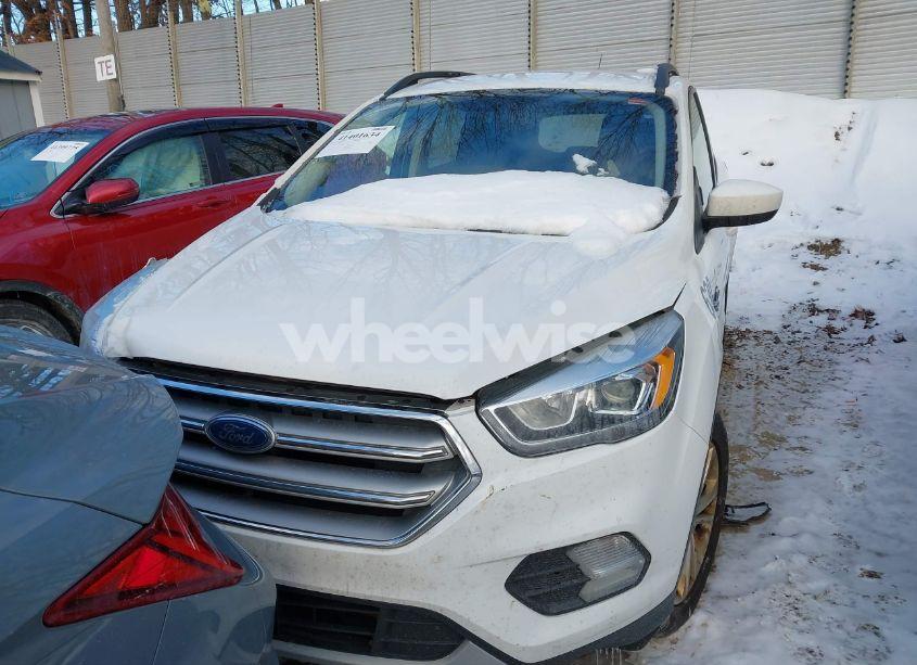 Photo 13 of 2017 Ford Escape SE (VIN 1FMCU9G99HUD44050)