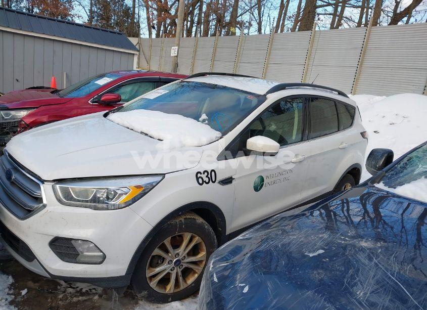 Photo 15 of 2017 Ford Escape SE (VIN 1FMCU9G99HUD44050)