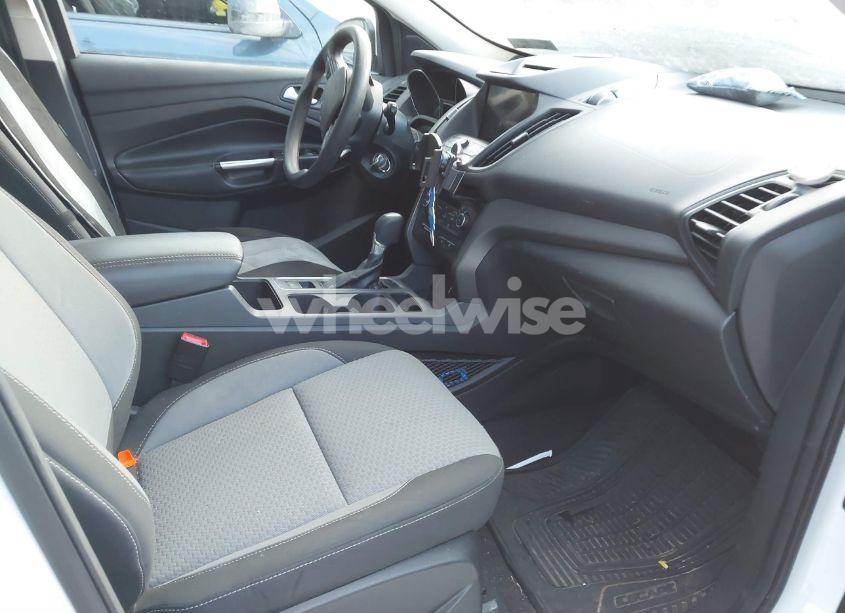 Photo 5 of 2017 Ford Escape SE (VIN 1FMCU9G99HUD44050)