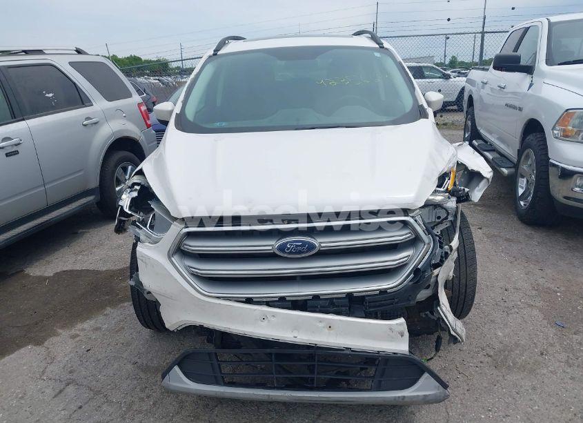 Photo 13 of 2017 Ford Escape SE (VIN 1FMCU9G99HUE31303)