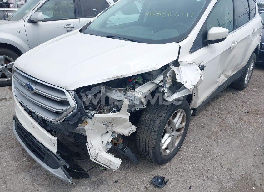 Photo 6 of 2017 Ford Escape SE (VIN 1FMCU9G99HUE31303)