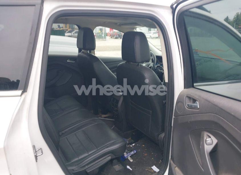 Photo 8 of 2017 Ford Escape SE (VIN 1FMCU9G99HUE31303)