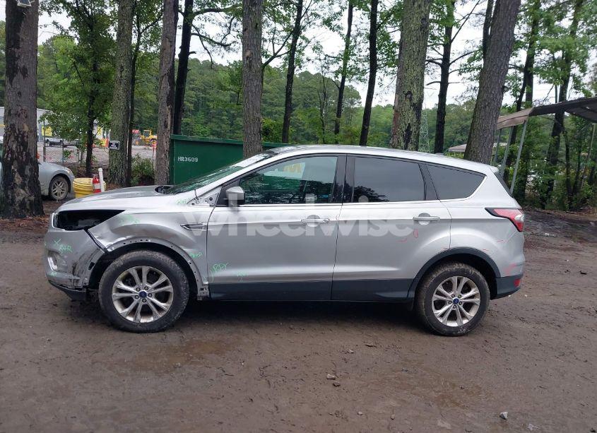 Photo 15 of 2017 Ford Escape SE (VIN 1FMCU9G99HUE61420)