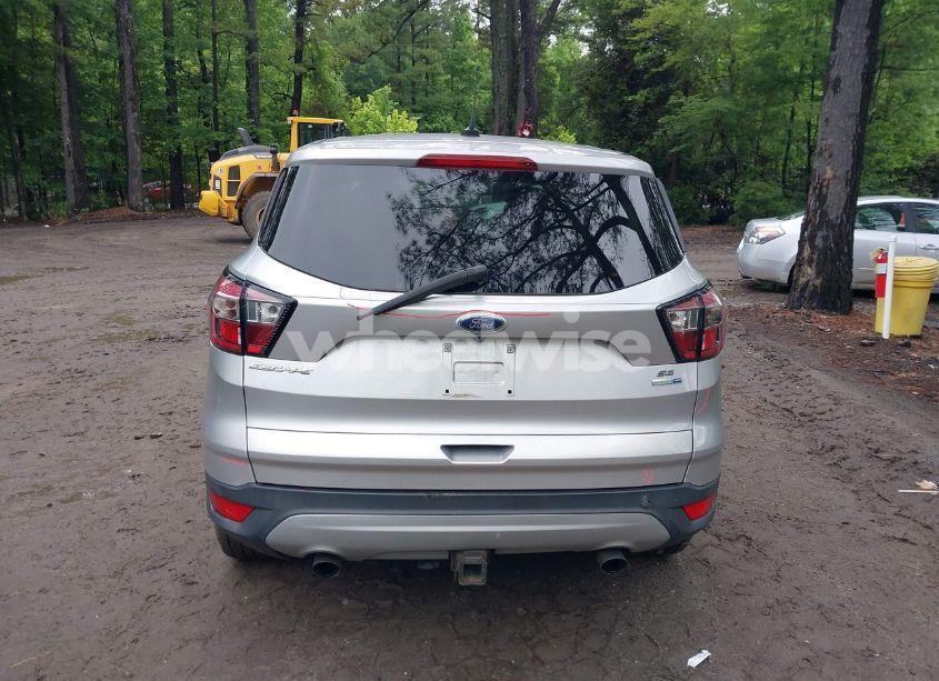 Photo 17 of 2017 Ford Escape SE (VIN 1FMCU9G99HUE61420)