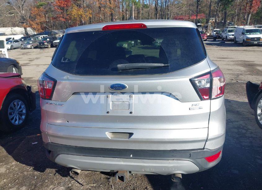 Photo 16 of 2017 Ford Escape SE (VIN 1FMCU9G99HUE75589)