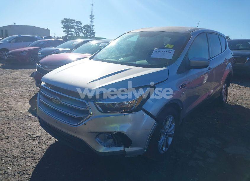 Photo 2 of 2017 Ford Escape SE (VIN 1FMCU9G99HUE75589)