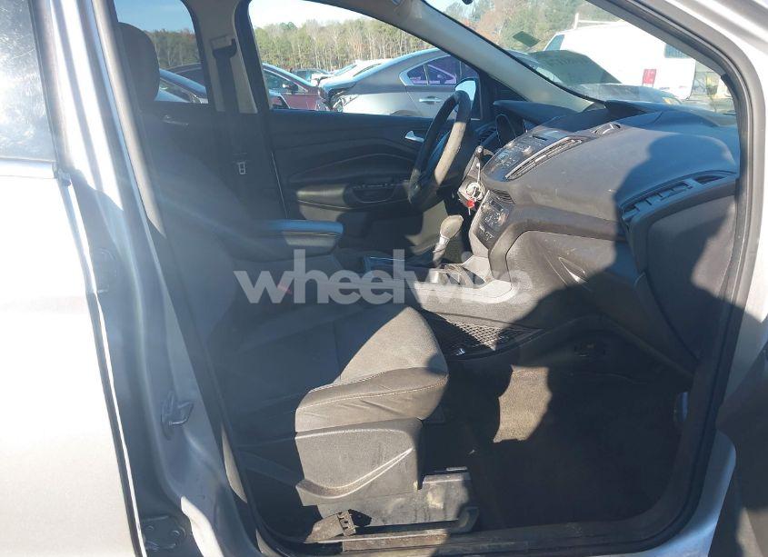 Photo 5 of 2017 Ford Escape SE (VIN 1FMCU9G99HUE75589)