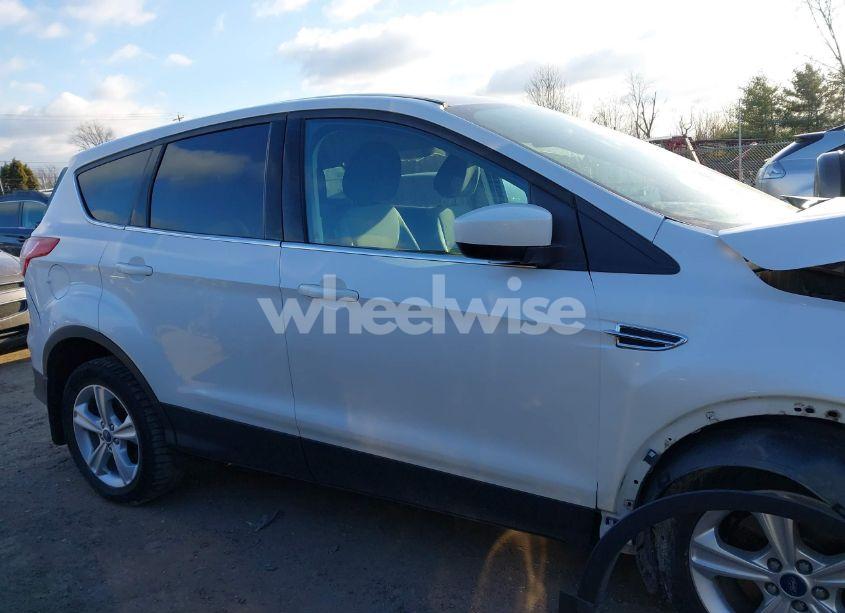Photo 13 of 2014 Ford Escape SE (VIN 1FMCU9G9XEUA28393)