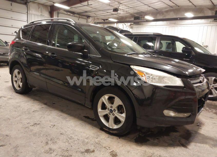 2014 Ford Escape SE (VIN 1FMCU9G9XEUD67400) main photo