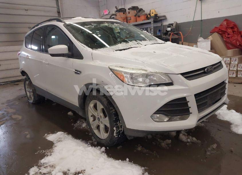 2015 Ford Escape SE (VIN 1FMCU9G9XFUA35507) main photo