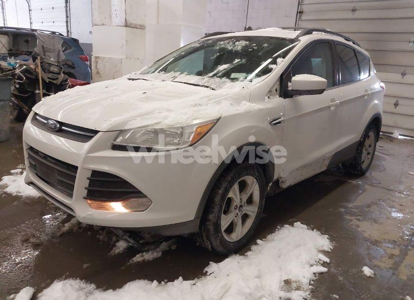 Photo 2 of 2015 Ford Escape SE (VIN 1FMCU9G9XFUA35507)