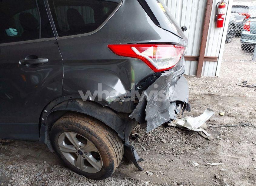 Photo 3 of 2015 Ford Escape SE (VIN 1FMCU9G9XFUA62125)