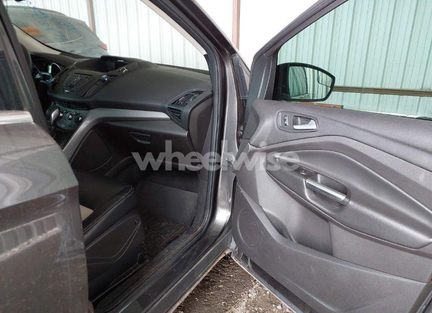 Photo 5 of 2015 Ford Escape SE (VIN 1FMCU9G9XFUA62125)