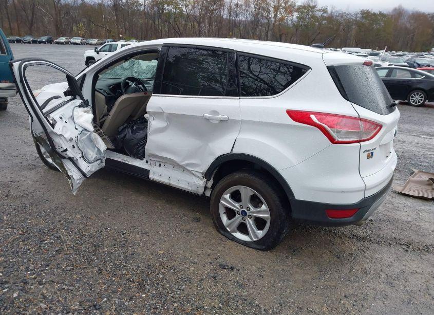 Photo 3 of 2015 Ford Escape SE (VIN 1FMCU9G9XFUA83685)