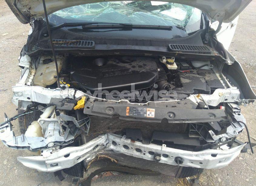 Photo 10 of 2015 Ford Escape SE (VIN 1FMCU9G9XFUB90414)