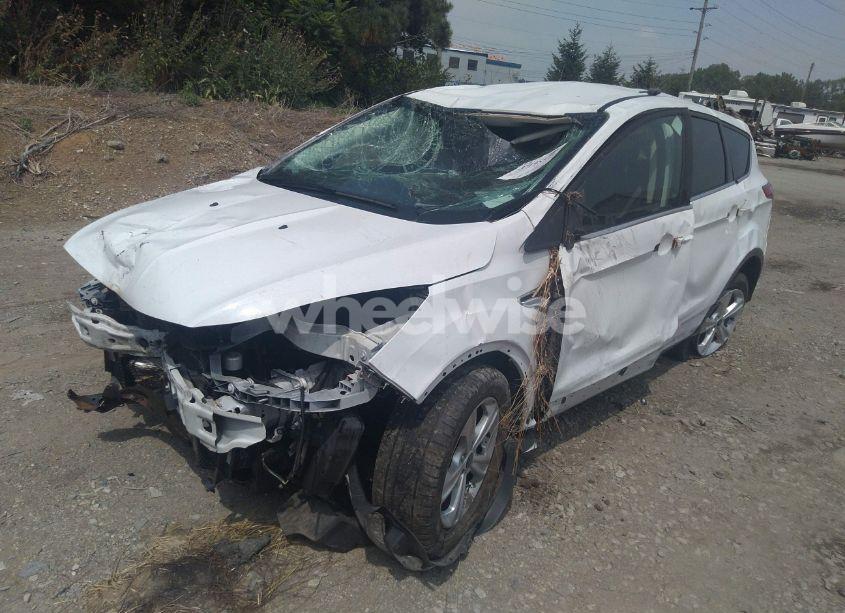 Photo 2 of 2015 Ford Escape SE (VIN 1FMCU9G9XFUB90414)