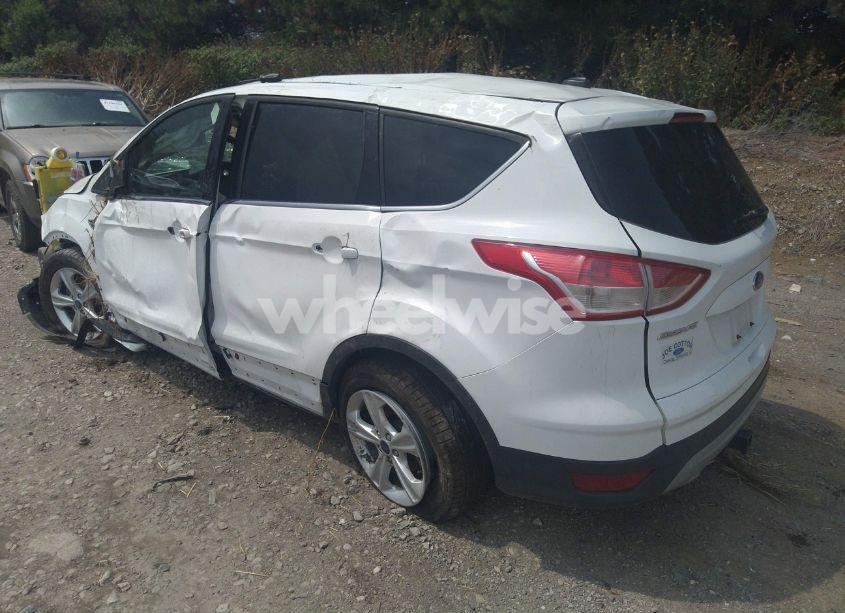 Photo 3 of 2015 Ford Escape SE (VIN 1FMCU9G9XFUB90414)