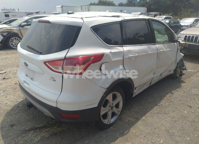 Photo 4 of 2015 Ford Escape SE (VIN 1FMCU9G9XFUB90414)