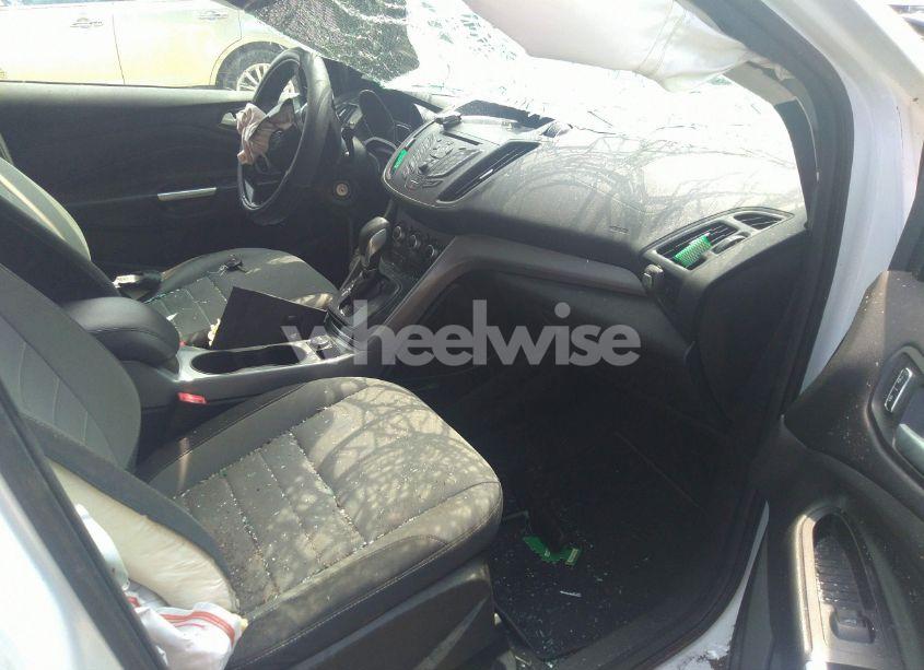 Photo 5 of 2015 Ford Escape SE (VIN 1FMCU9G9XFUB90414)