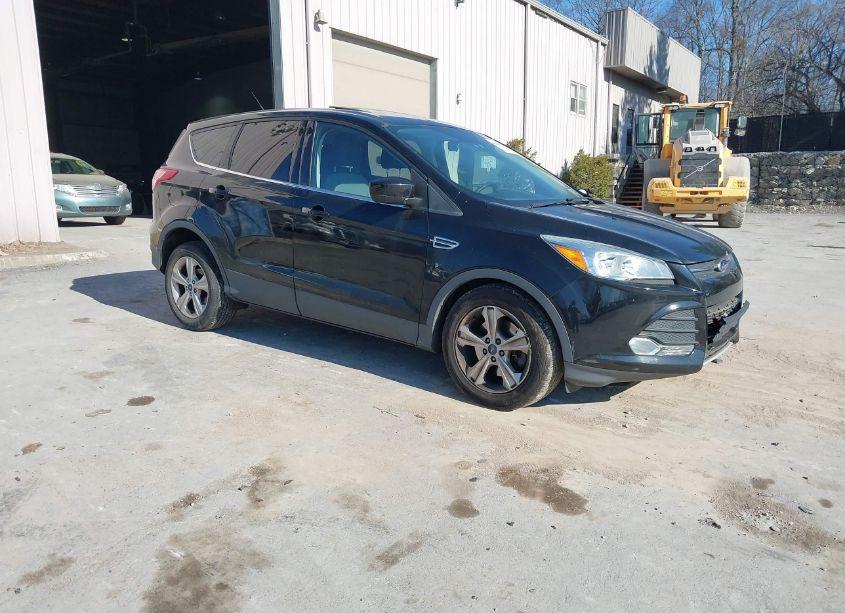 2016 Ford Escape SE (VIN 1FMCU9G9XGUB78412) main photo
