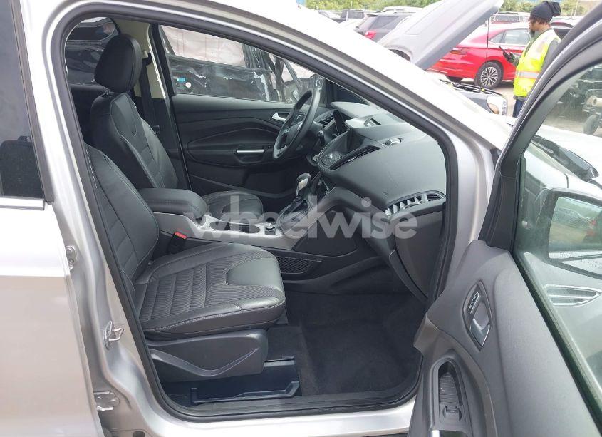 Photo 5 of 2016 Ford Escape SE (VIN 1FMCU9G9XGUC54002)