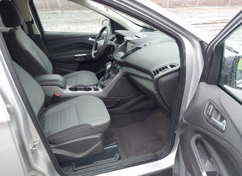 Photo 5 of 2016 Ford Escape SE (VIN 1FMCU9G9XGUC83063)