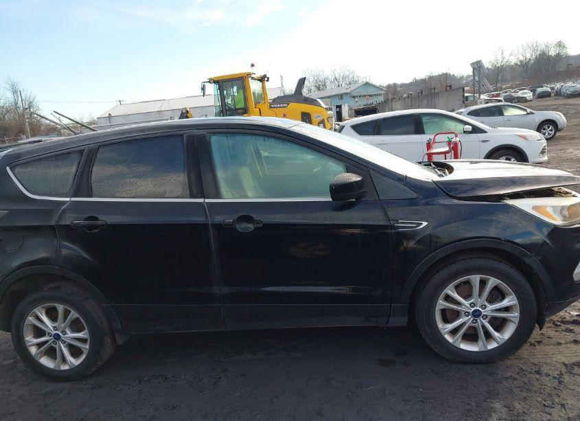 Photo 13 of 2017 Ford Escape SE (VIN 1FMCU9G9XHUA51466)