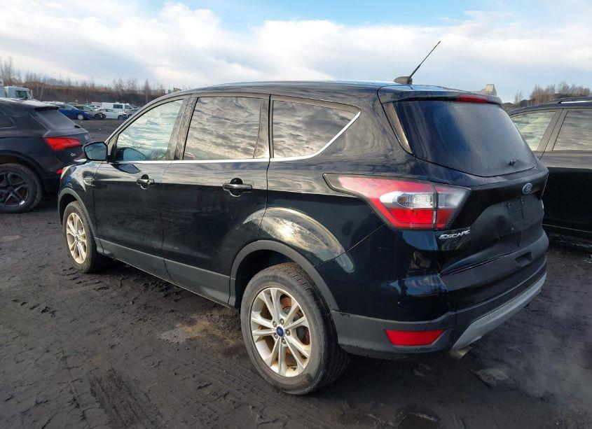 Photo 3 of 2017 Ford Escape SE (VIN 1FMCU9G9XHUA51466)