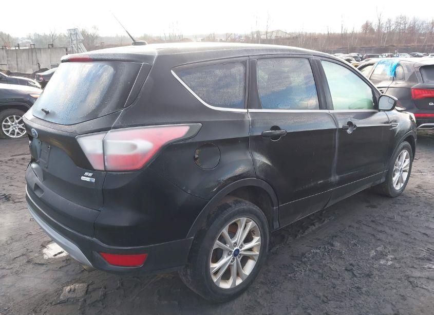 Photo 4 of 2017 Ford Escape SE (VIN 1FMCU9G9XHUA51466)