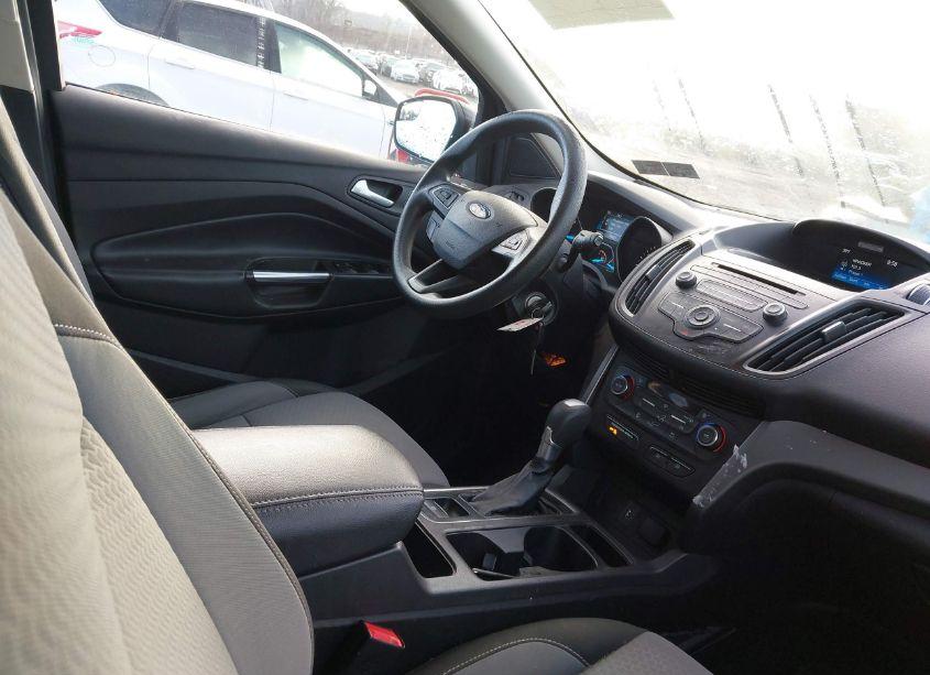 Photo 5 of 2017 Ford Escape SE (VIN 1FMCU9G9XHUA51466)