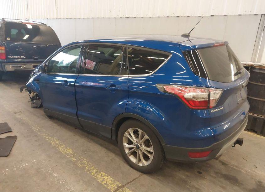 Photo 3 of 2017 Ford Escape SE (VIN 1FMCU9G9XHUA83219)