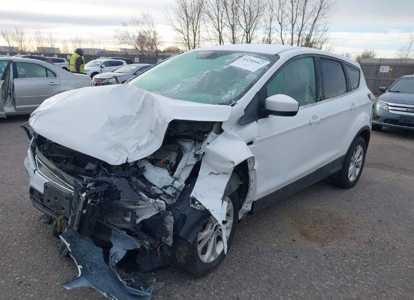 Photo 2 of 2017 Ford Escape SE (VIN 1FMCU9G9XHUA95421)