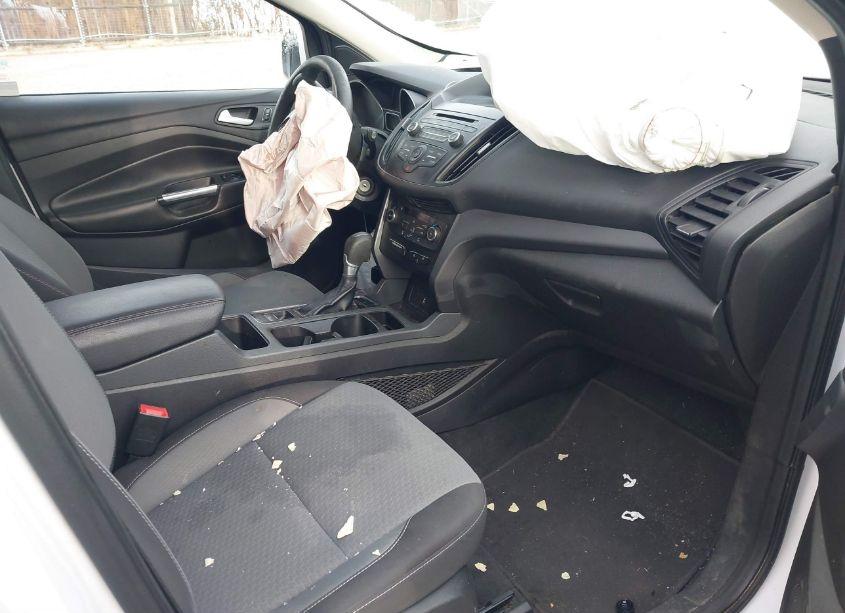 Photo 5 of 2017 Ford Escape SE (VIN 1FMCU9G9XHUA95421)