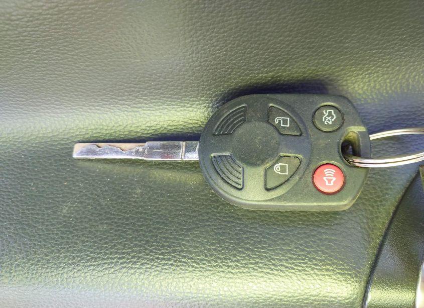 Photo 11 of 2017 Ford Escape SE (VIN 1FMCU9G9XHUB70960)